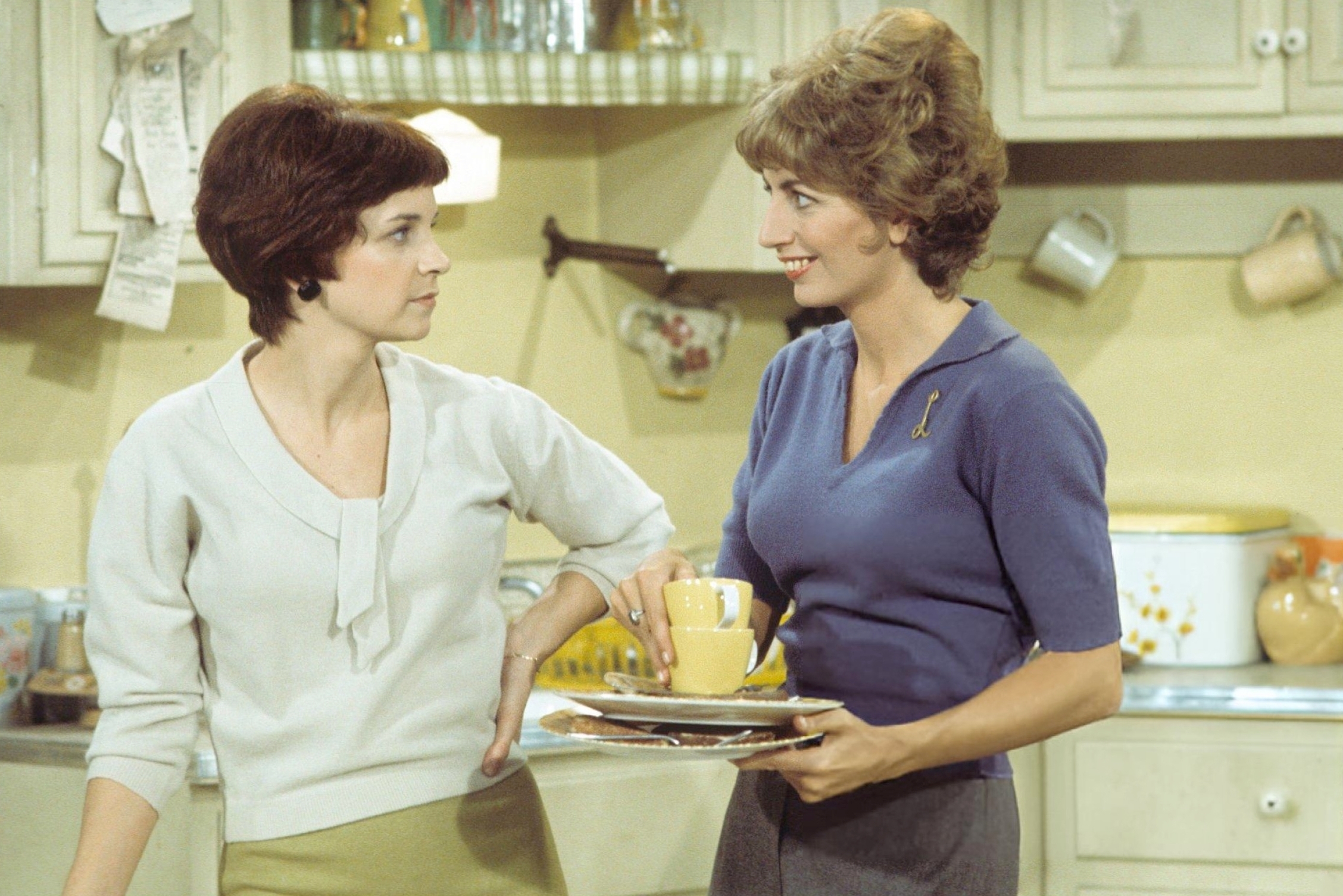 27TH January 1976Season 1 : Episode 1“The Society Party“