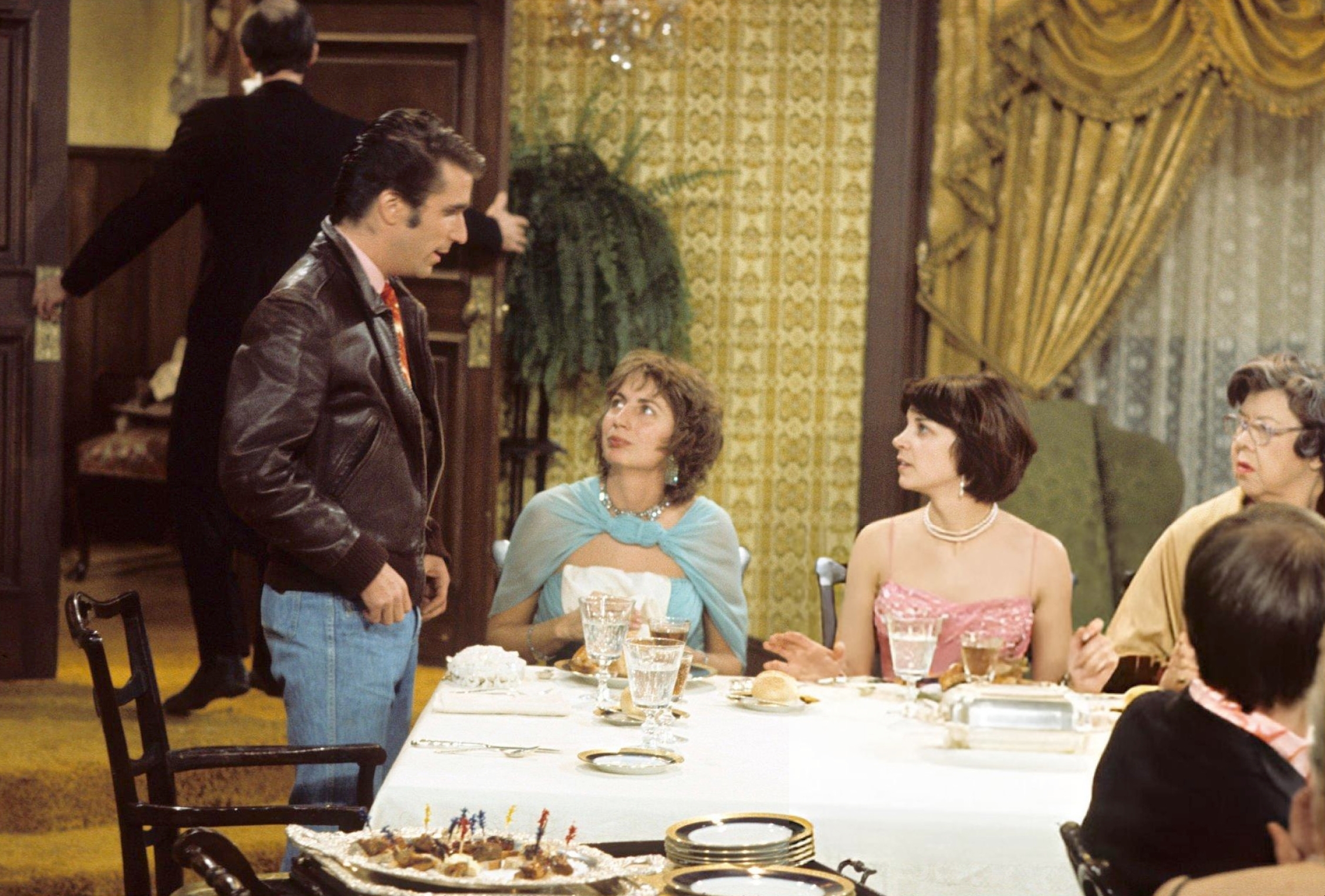 27TH January 1976Season 1 : Episode 1“The Society Party“