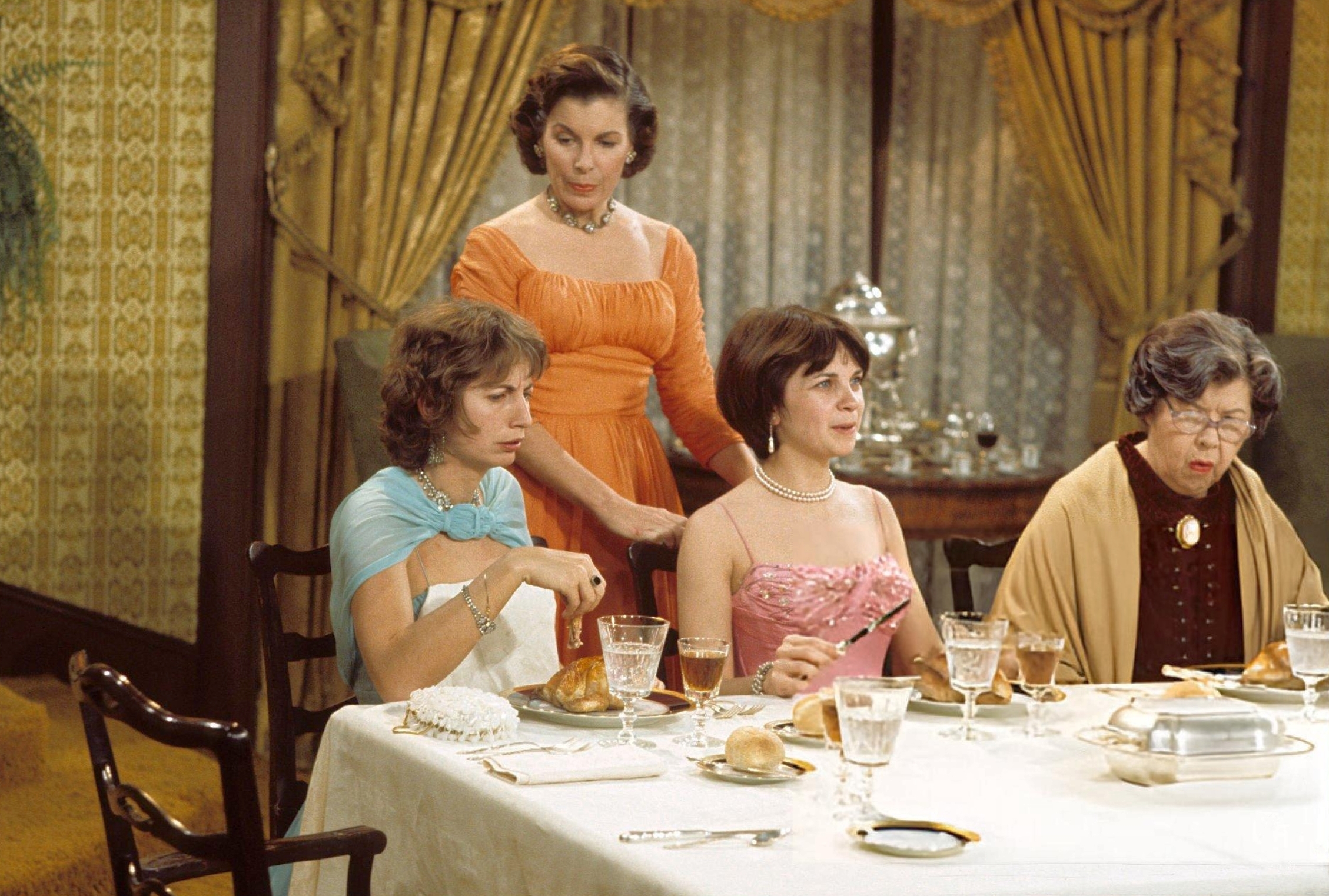 27TH January 1976Season 1 : Episode 1“The Society Party“