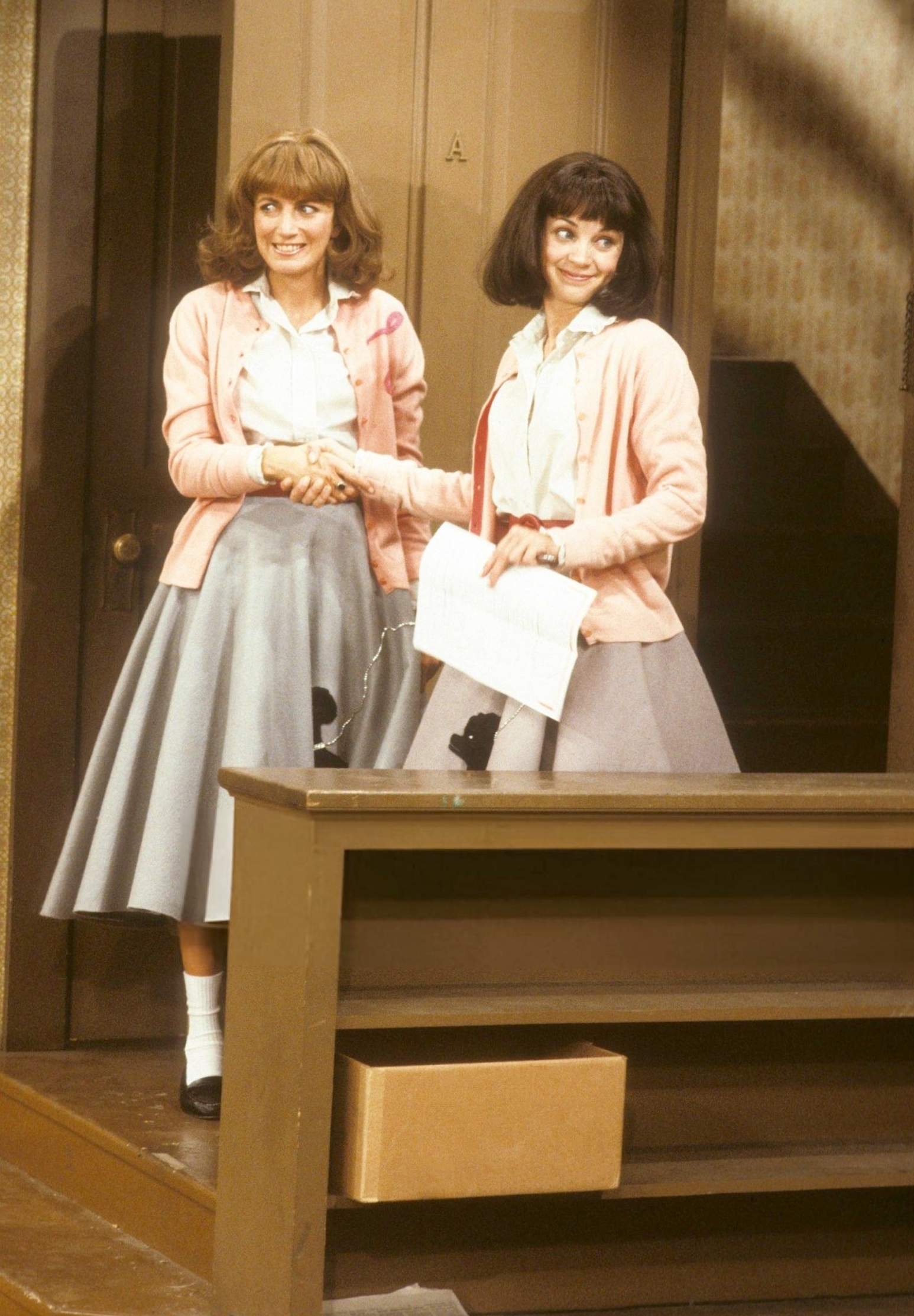 28TH November 1978Season 4 : Episode 11“Laverne and Shirley Move In“