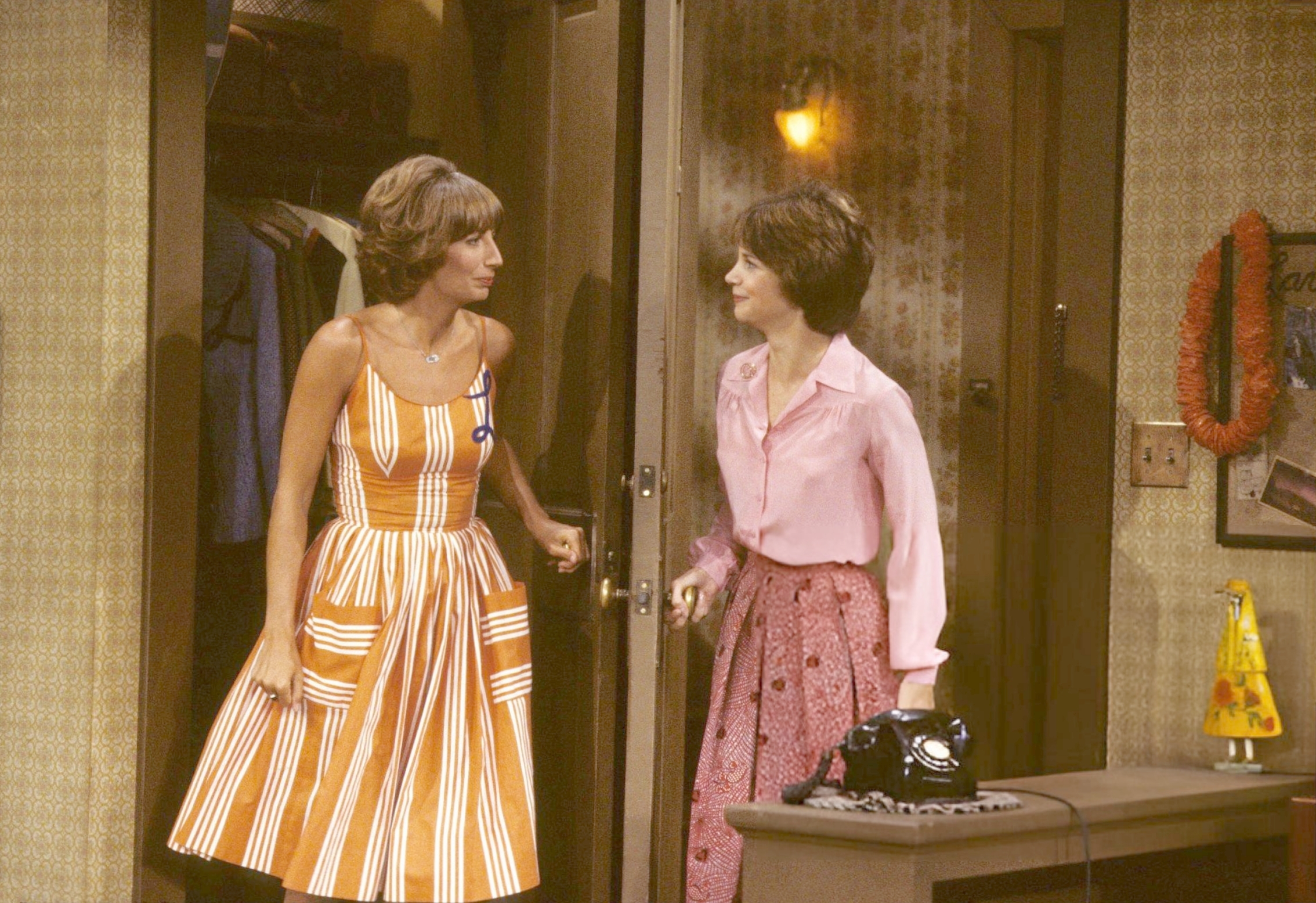 20TH September 1979Season 5 : Episode 2“One Heckuva Note“