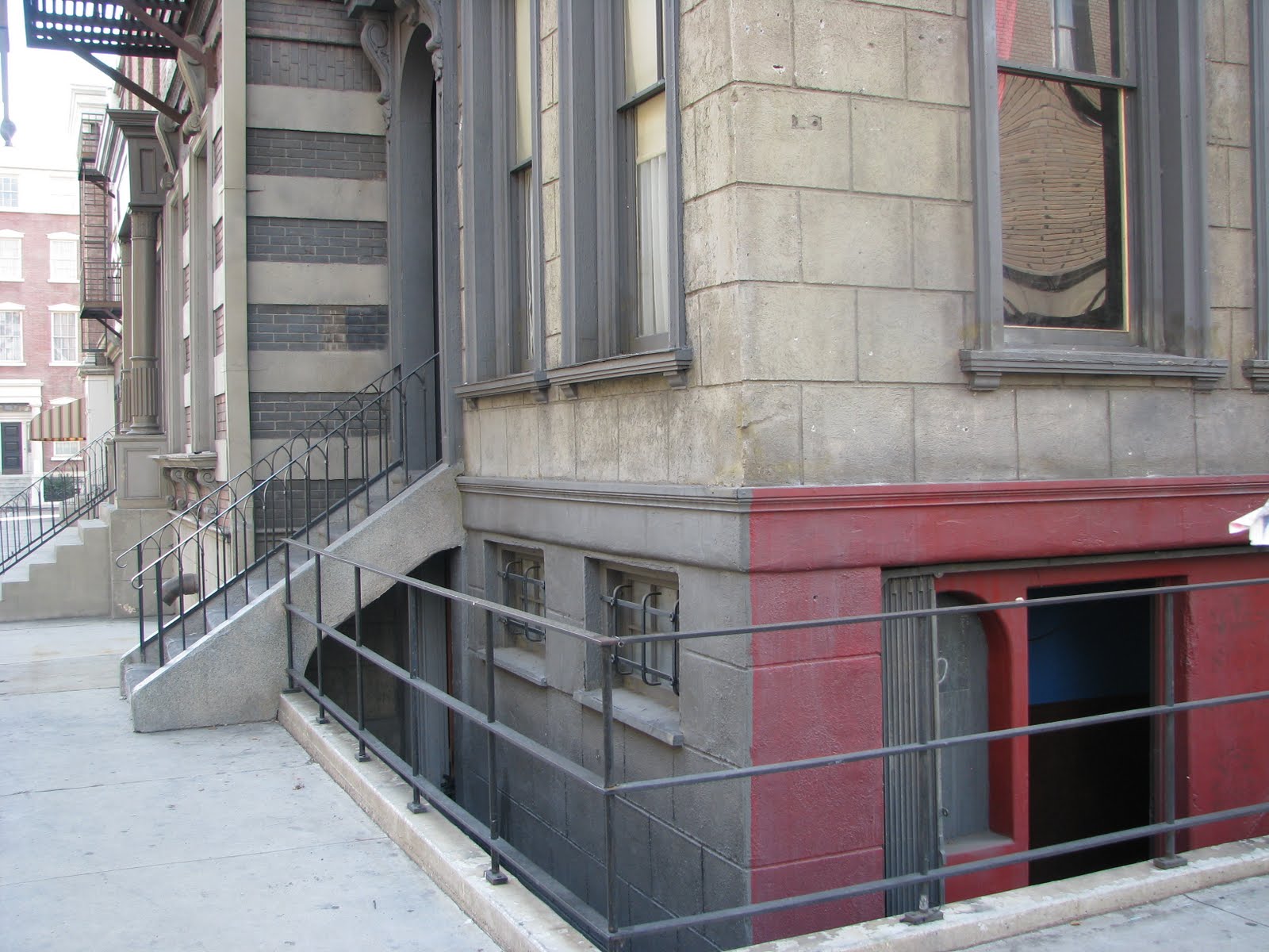 Laverne & Shirley's apartment window(Milwaukee setting)Paramount Studios' BacklotHollywood