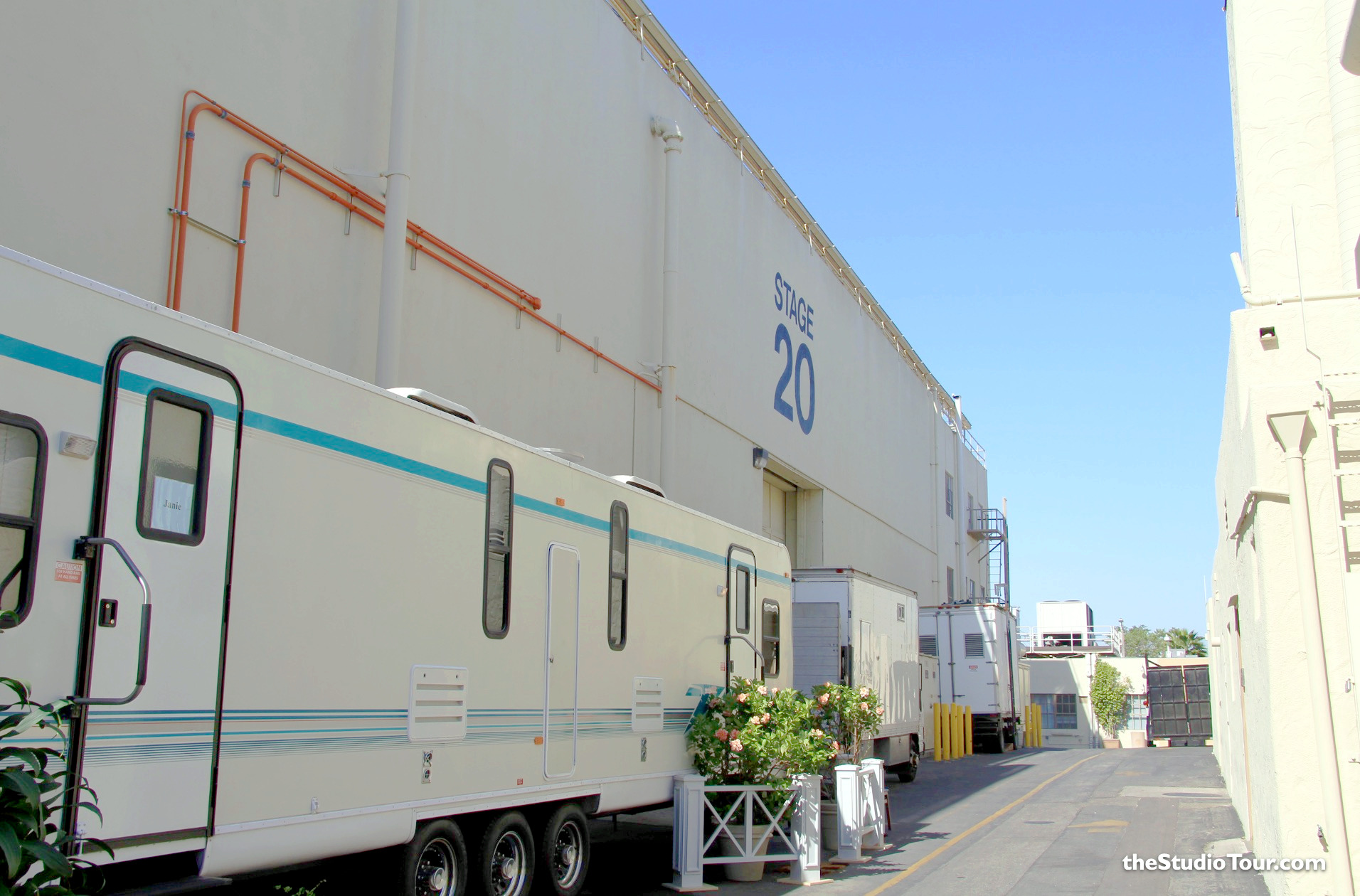 E~hollywood stage20 aa~theStudioTour~paramount stage 20~stage20 3~gamma100 auto