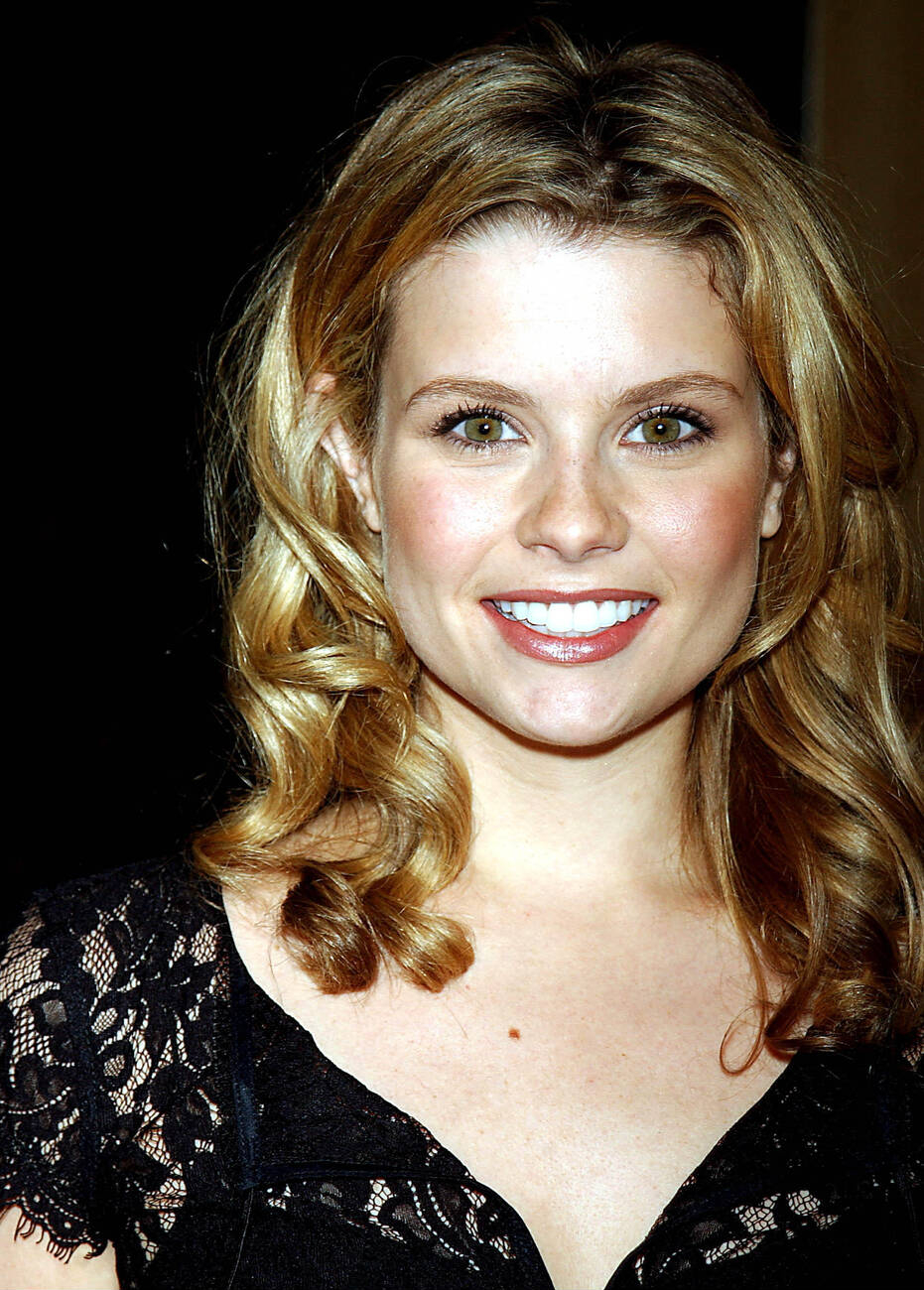 2003 05 13~dl.beatsnoop.com kTVCz5d4nI