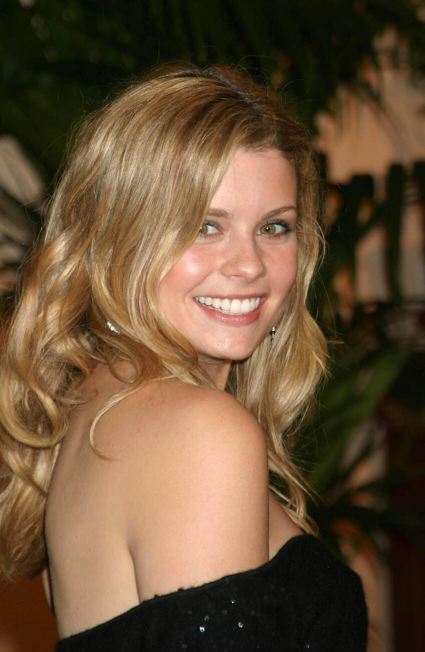 2004 01 21~dl.beatsnoop.com 9gTpMW270x