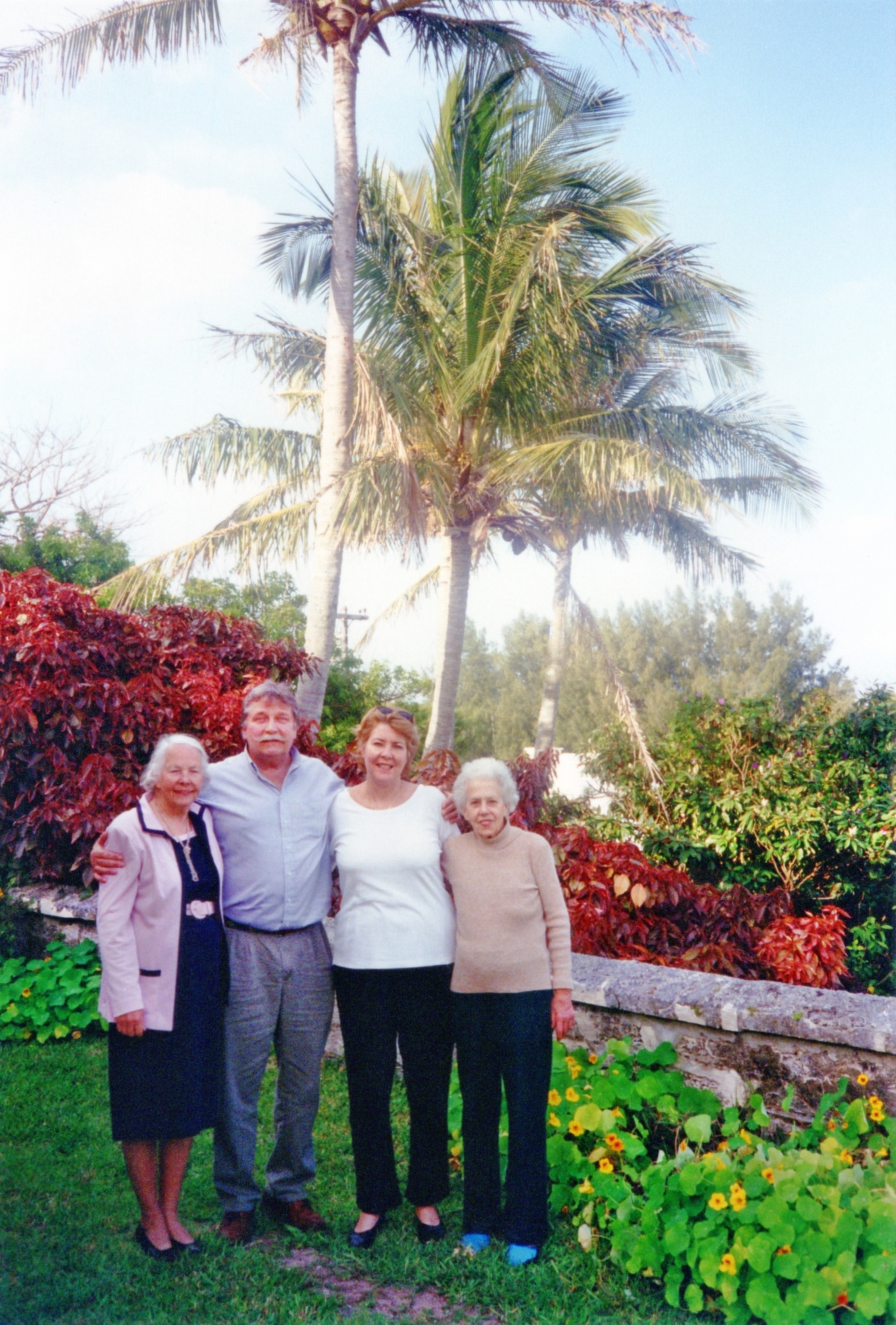 32.3019555618066, -64.78995683119837