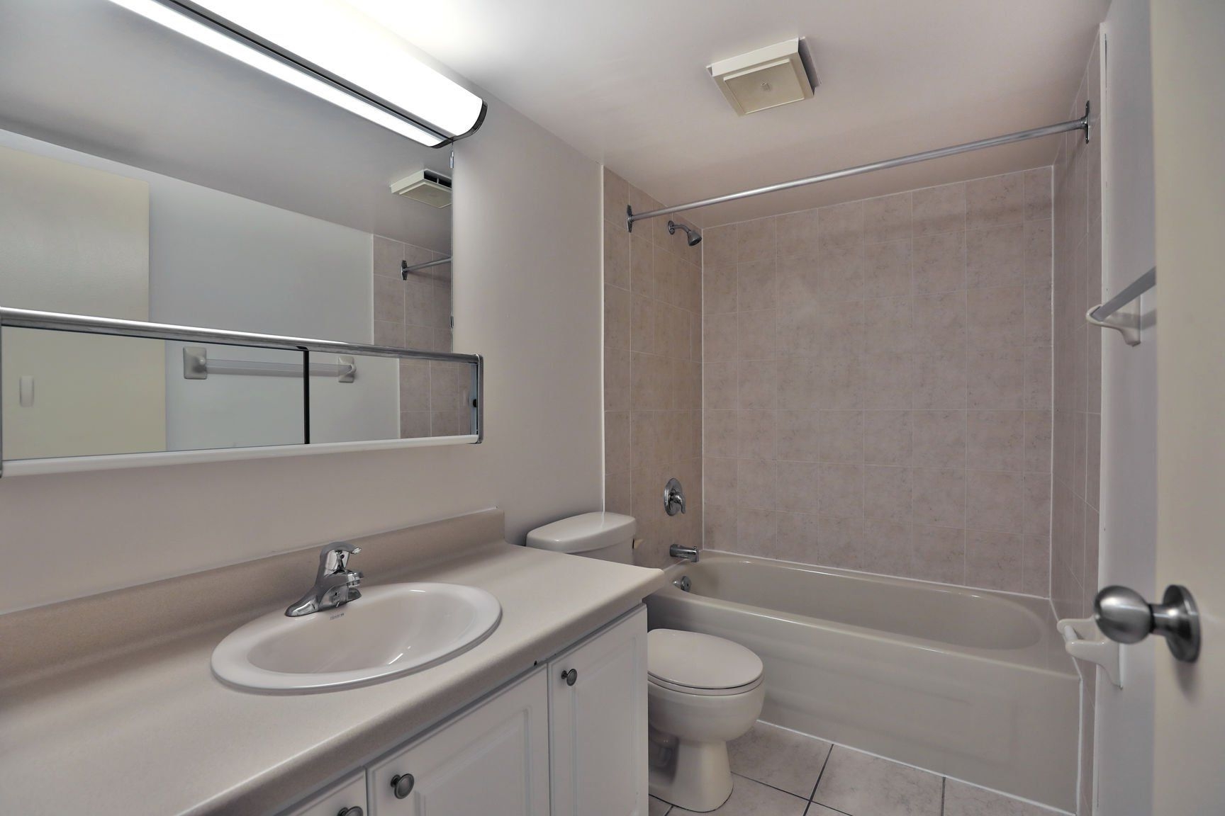 BurlingtonTowers~1bedroom~A16 1920w