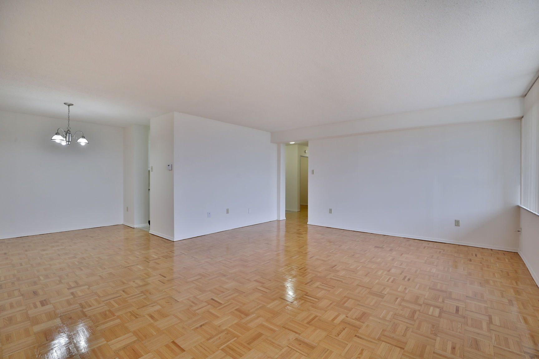 BurlingtonTowers~2bedroom~B10 1920w