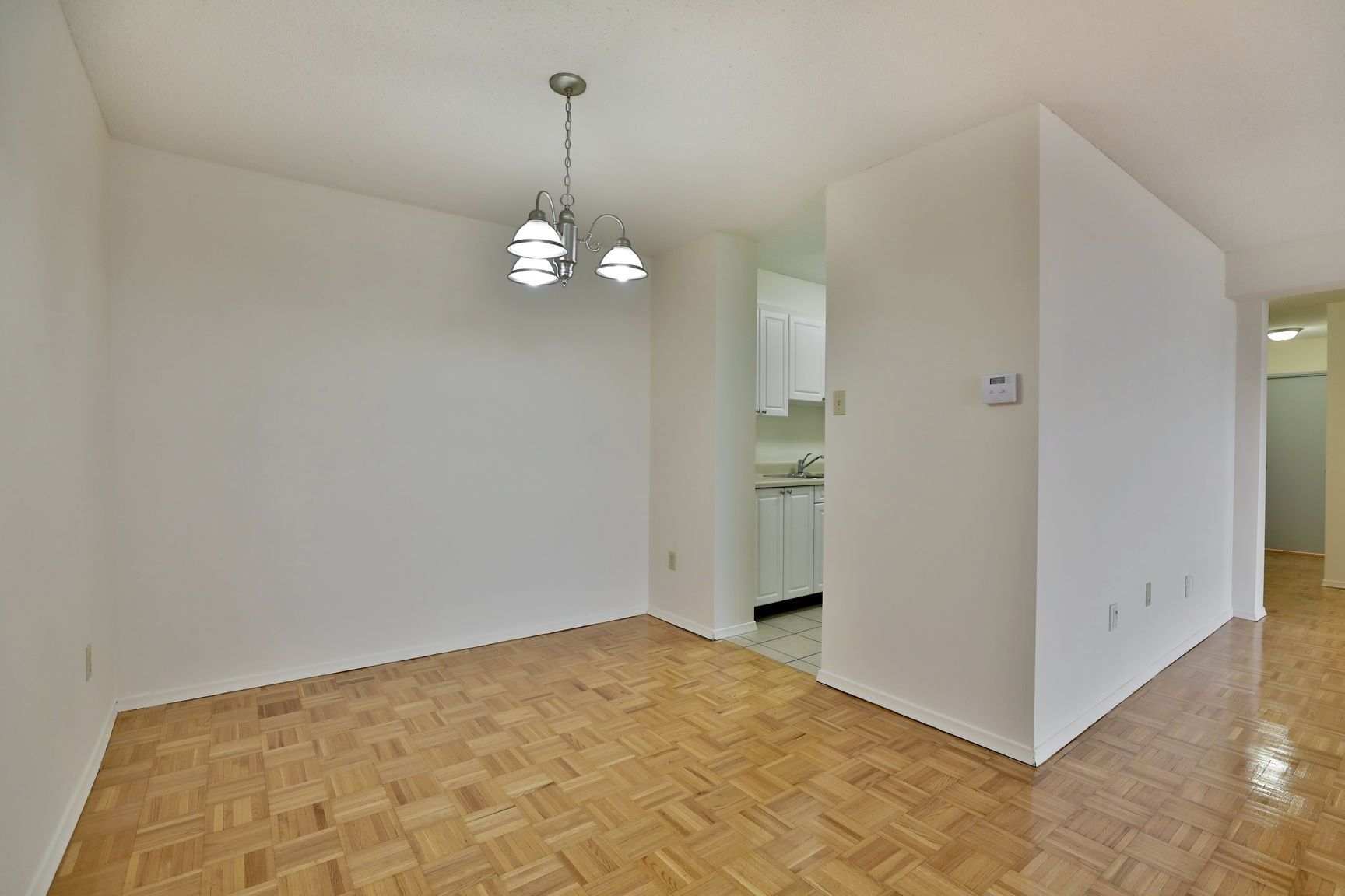 BurlingtonTowers~2bedroom~B11 1920w