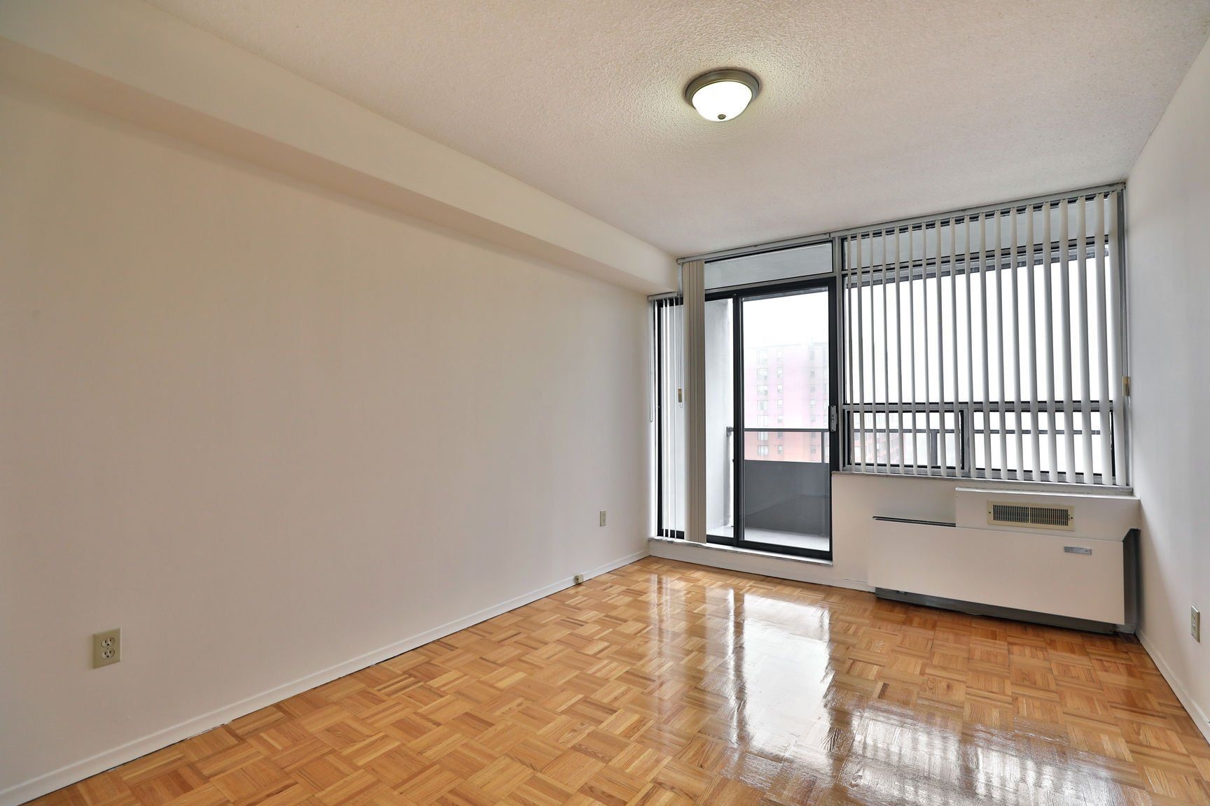 BurlingtonTowers~2bedroom~B14 1920w