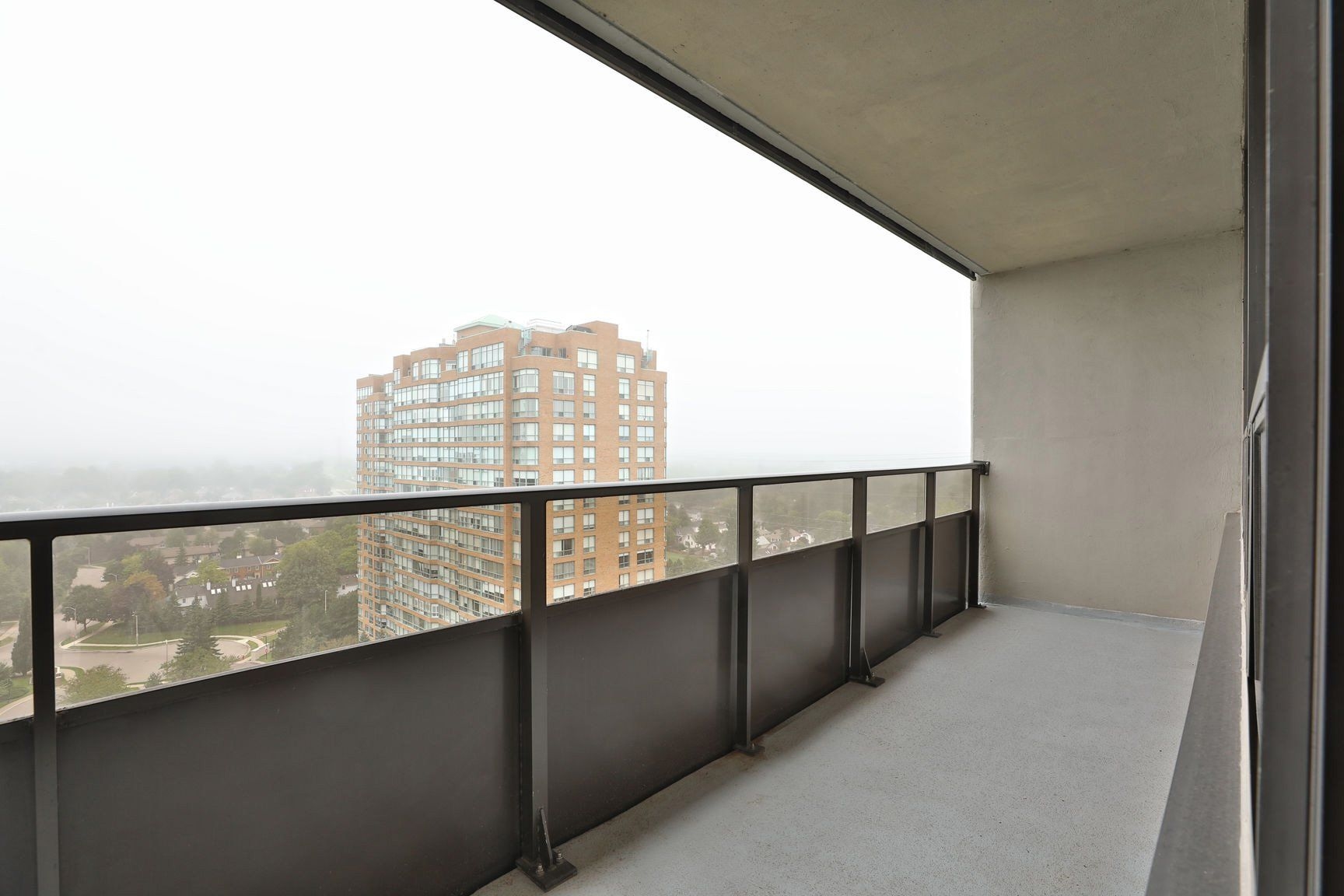 BurlingtonTowers~2bedroom~B15b 1920w