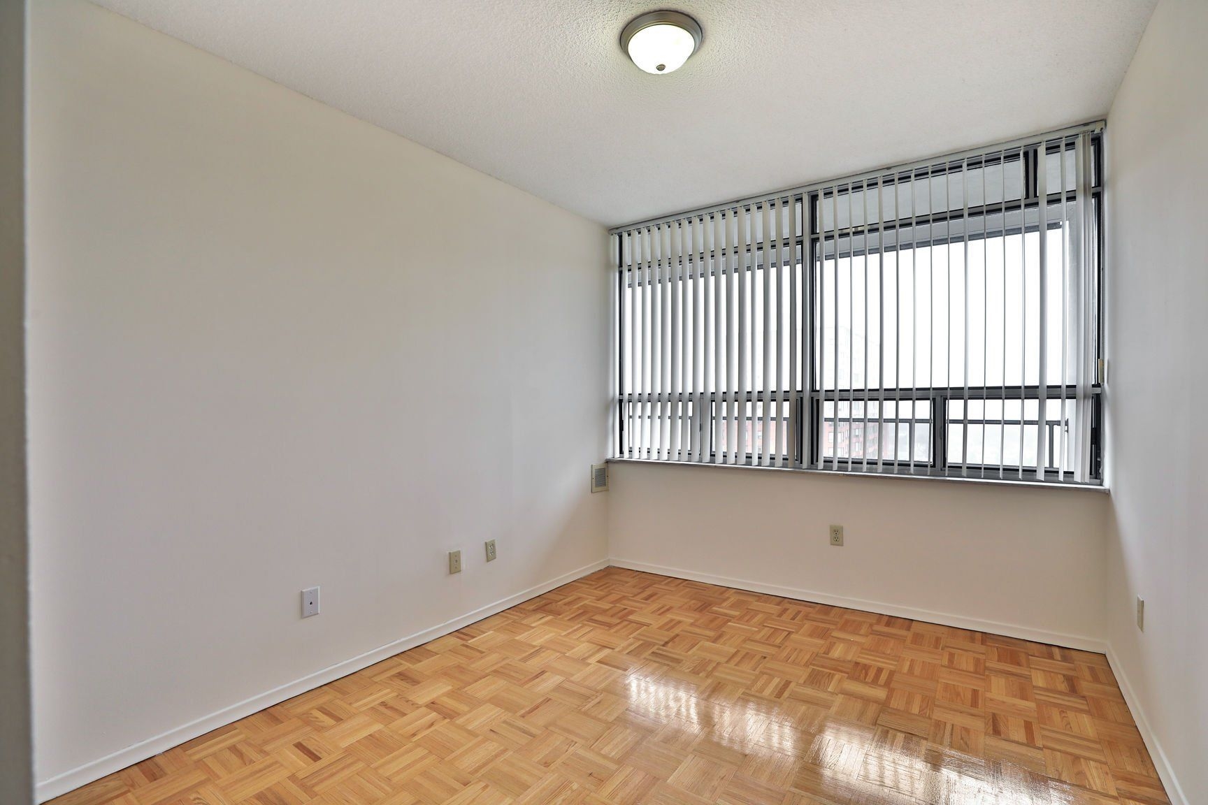 BurlingtonTowers~2bedroom~B16 1920w