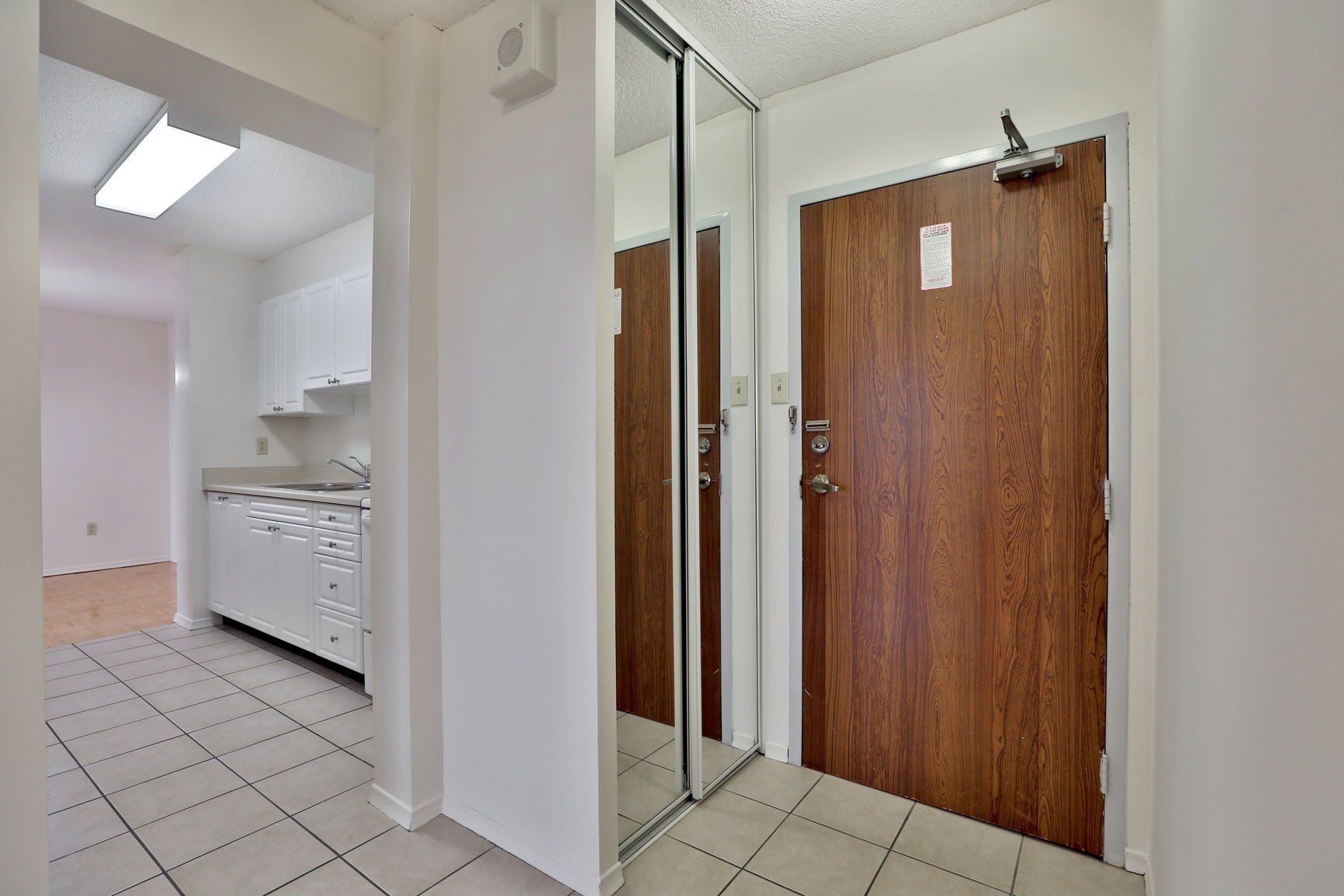 BurlingtonTowers~2bedroom~B6 1920w