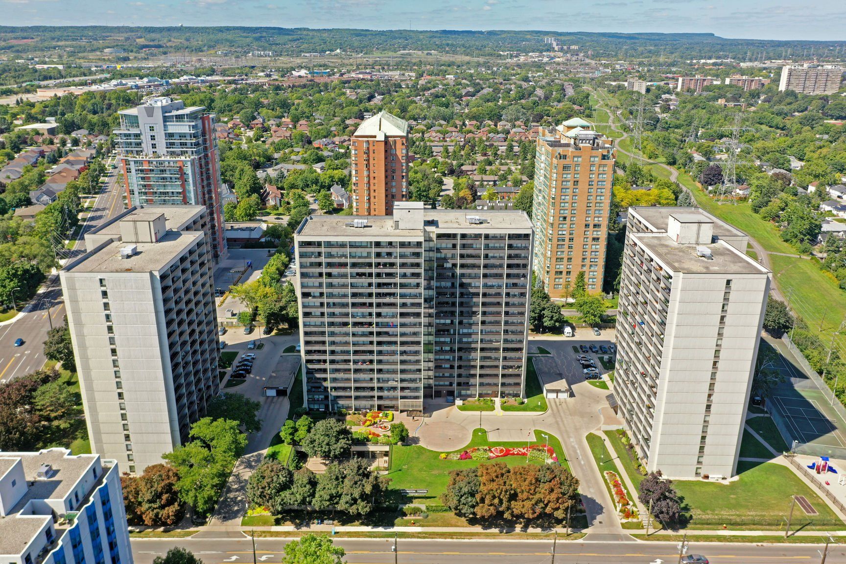 BurlingtonTowers~b~Aerial~DJI 0802