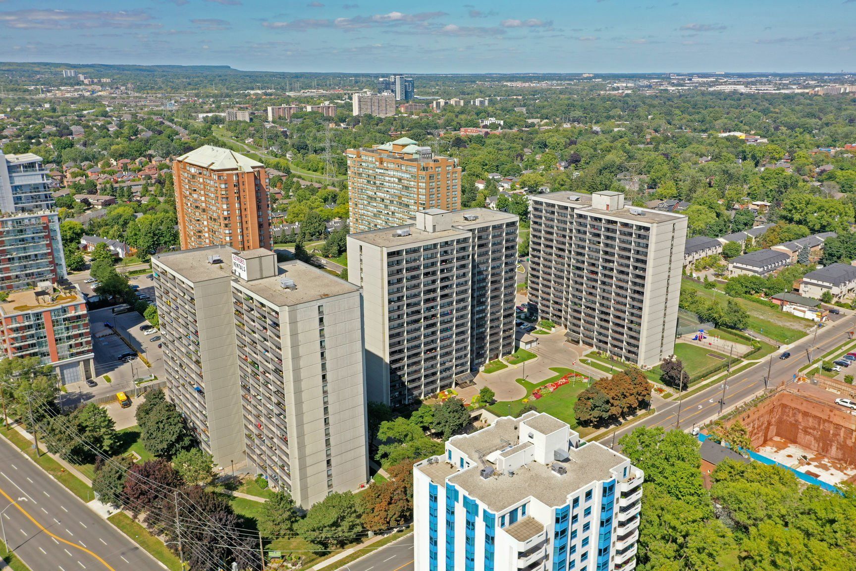 BurlingtonTowers~b~Aerial~DJI 0806