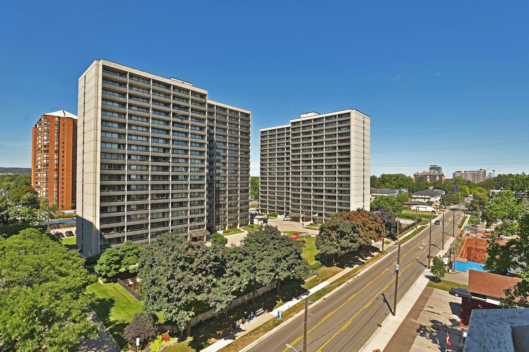 BurlingtonTowers~b~Aerial~TD070706