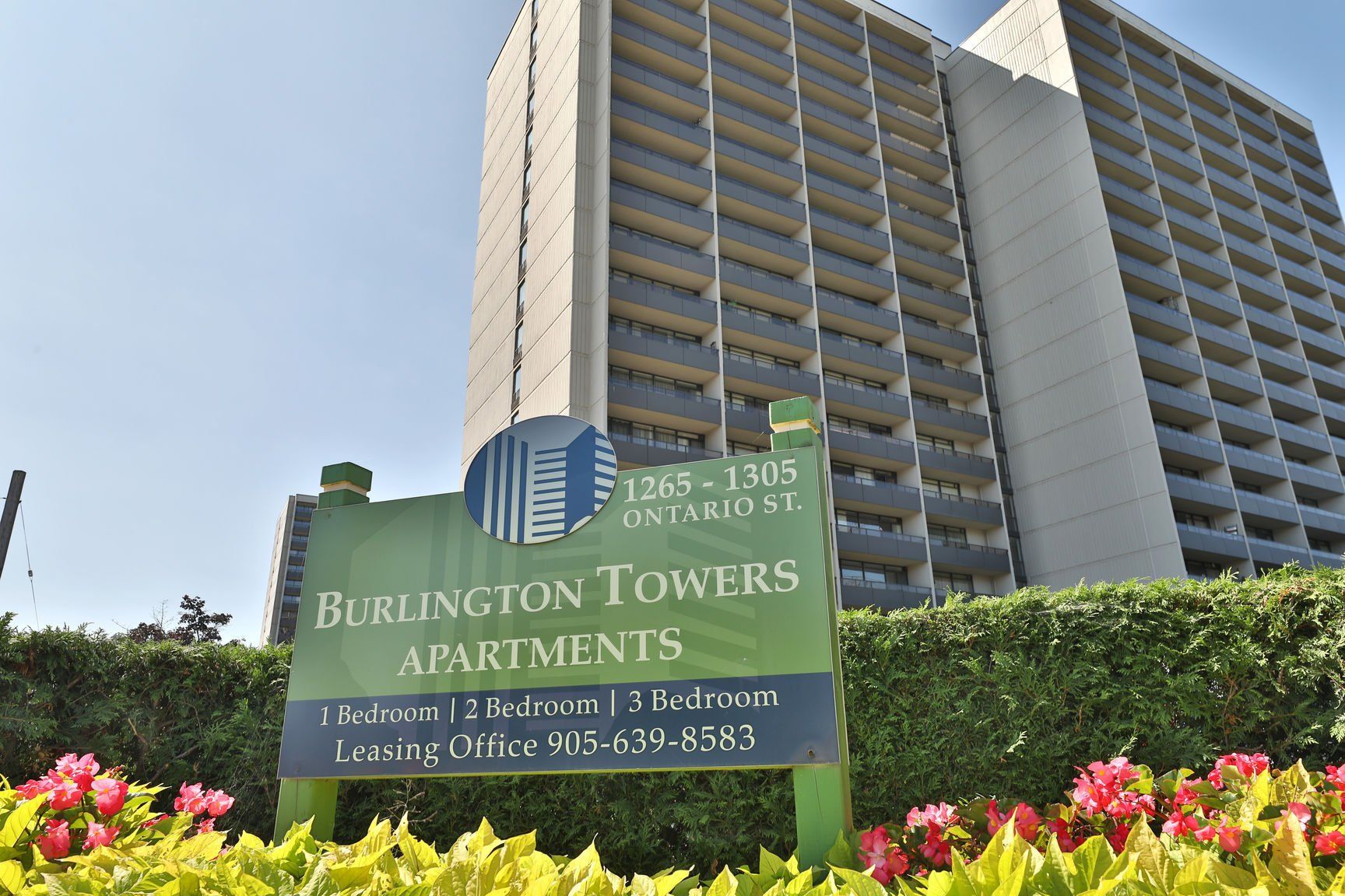 BurlingtonTowers~c~Exterior~DV943784