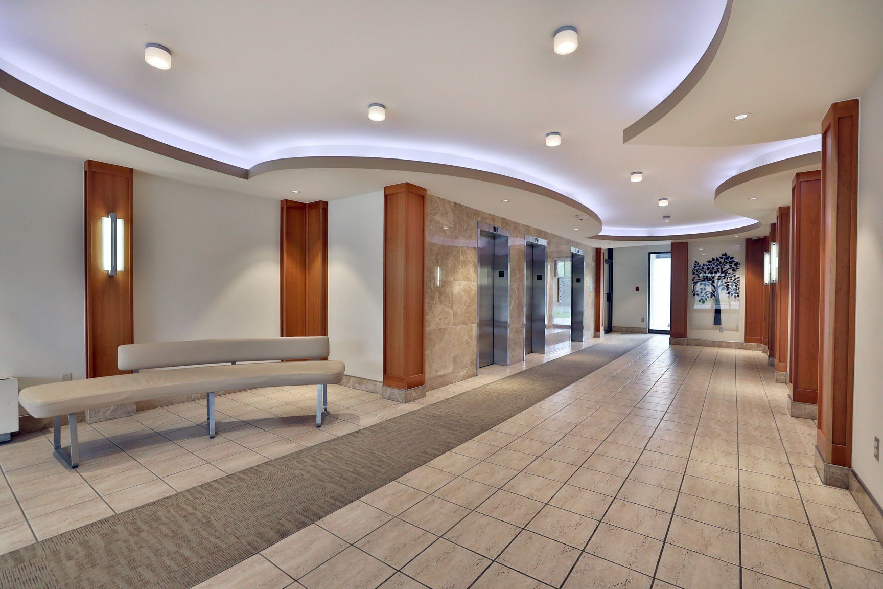 BurlingtonTowers~d~Lobby~A5