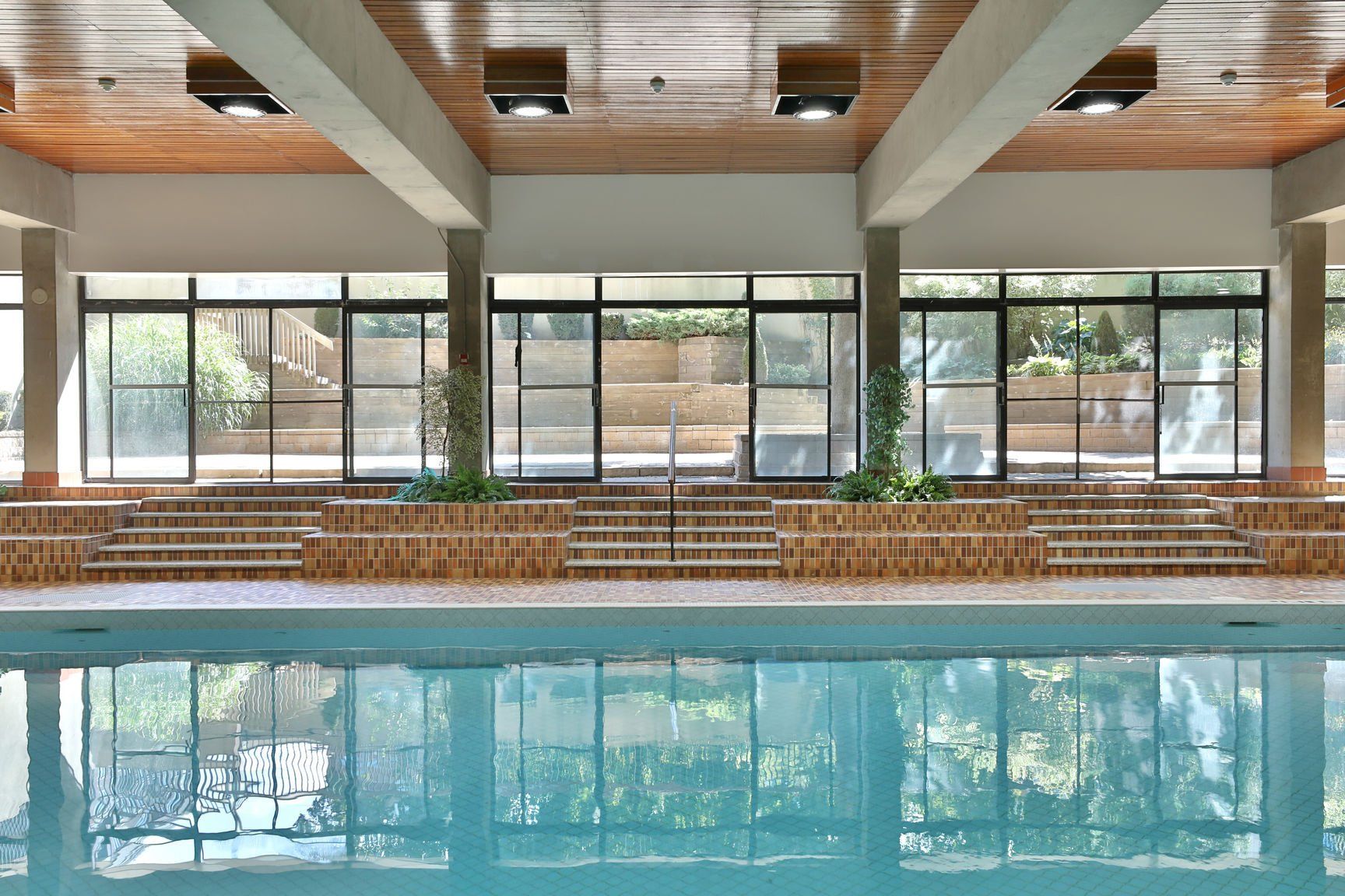 BurlingtonTowers~e~Interior~DV943679