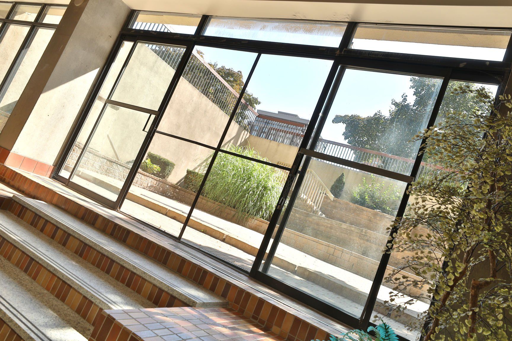 BurlingtonTowers~e~Interior~DV943685