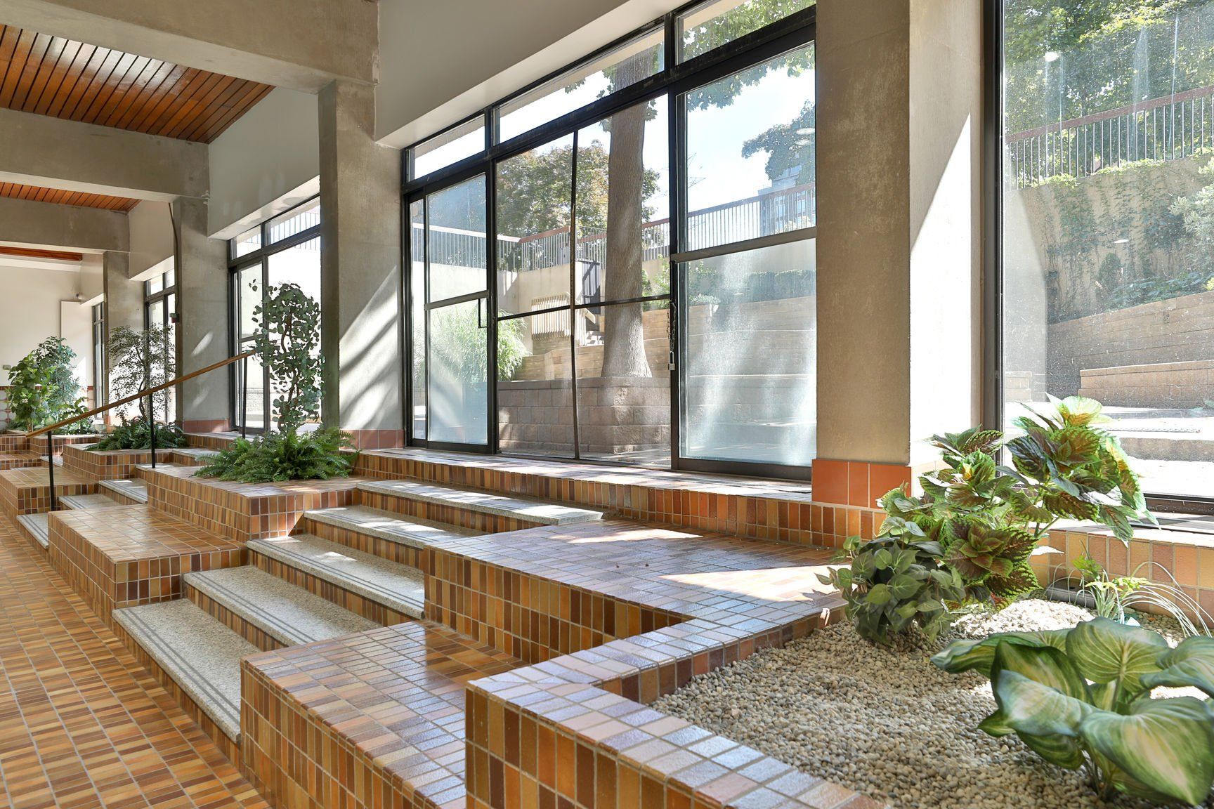 BurlingtonTowers~e~Interior~DV943689