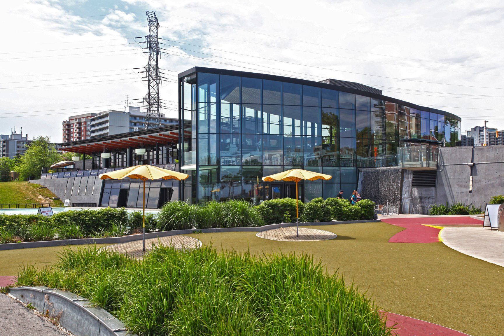 BurlingtonTowers~g~Surroundings~SpencerPark~Spencer+Smith 09 1920w