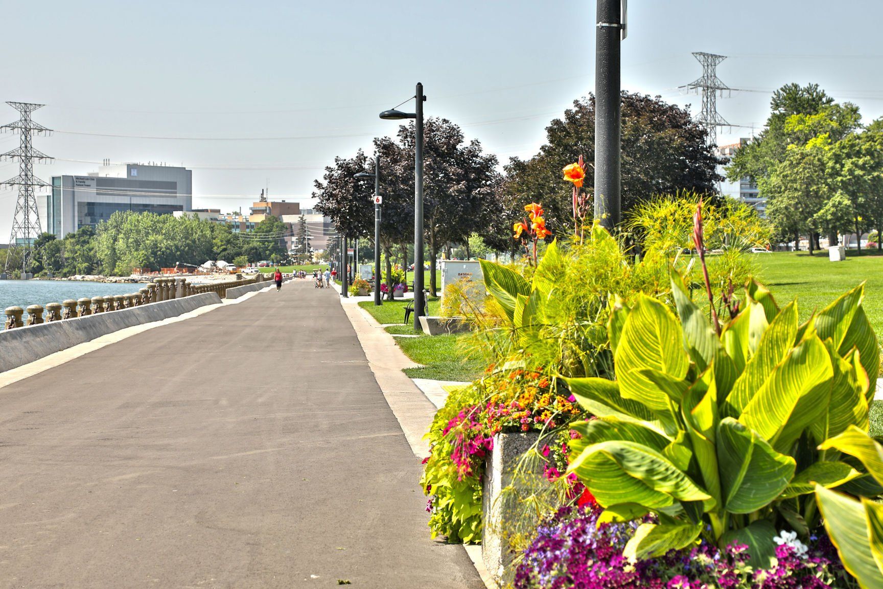 BurlingtonTowers~g~Surroundings~SpencerPark~Spencer+Smith 10 1920w