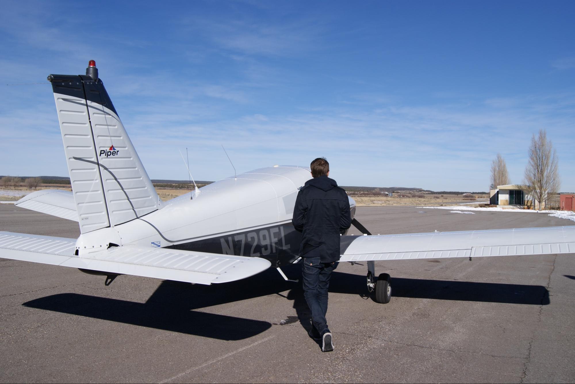 Piper PA-28-140 CherokeeSanford, Maine, USA